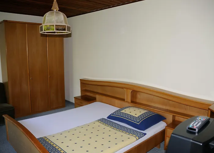 Strandhotel 3* Weyregg